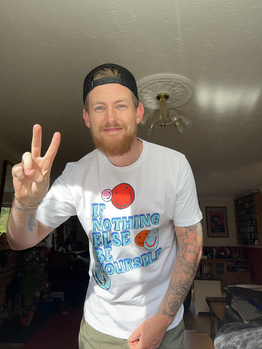 matty_selley's tweet photo. Wearing my new t-shirt by @Eleanorbowmer in collaboration with @nextofficial and @ParkinsonsUK. 100% of profits to charity. Check out the range 👉🏻 https://t.co/Ozsk98YkkX https://t.co/00W1hHF3rk