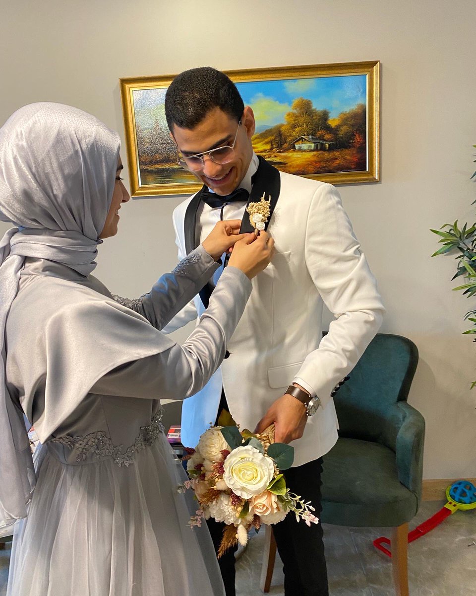 samaqasem3's tweet photo. كان حفل زفافك جميًلا خفافًا على الكل مثلك تمامًا ♥️.
اعلم أنك ستكون خير سند وخير رفيق لزوجتك كم كنت ولا زلت خير سند ورفيق لي. https://t.co/3tbGXPGf9P