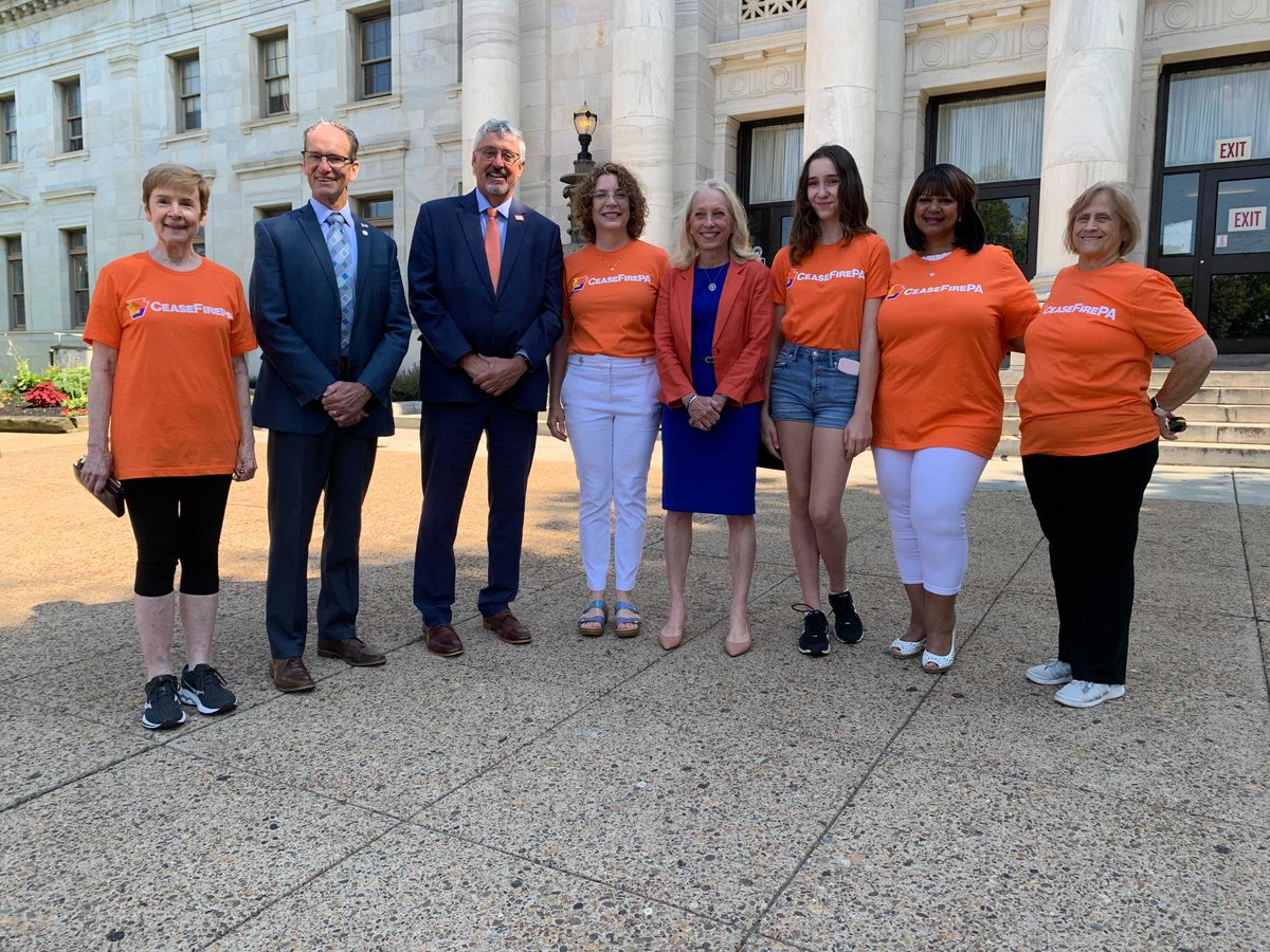 Red flag laws are proven to help save lives.

Today I joined elected officials, advocates, and gun violence survivors to call on the PA General Assembly to make use of new funding available thanks to the Bipartisan #SaferCommunitiesAct and implement these common sense measures.