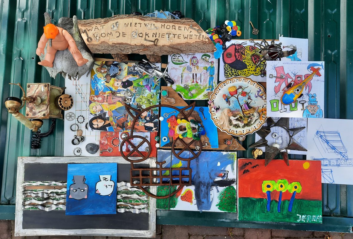 Collectief werk van kunstenmakers van Pluspunt voor <a href="/documenta/">documenta</a>. #samenwerken 
#samenleven 
#samenzorgen