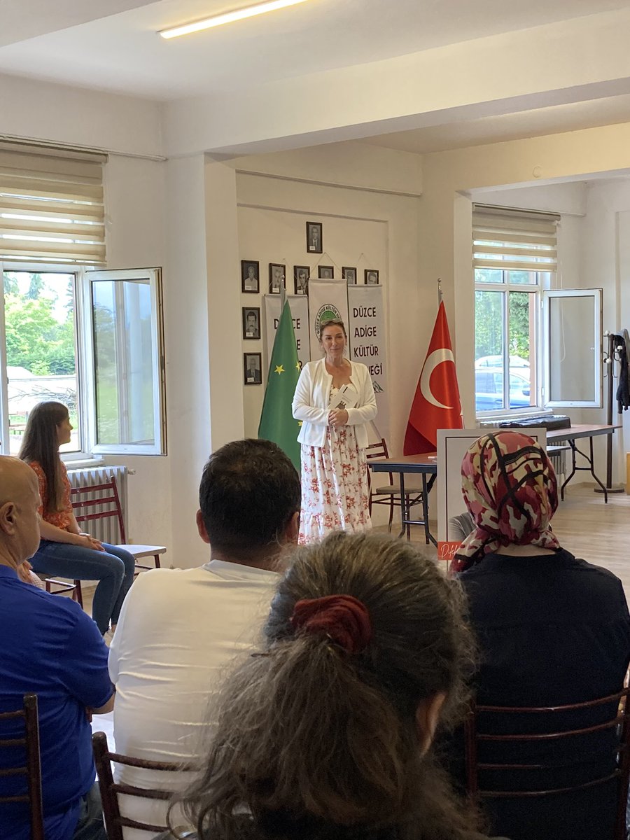 Düzce Kafkas Kültür Derneğinde düzenlenen Meyyal adlı şiir kitabımın imza gününe katılan herkese teşekkür ederim #imzagünü #meyyal <a href="/KAFFED/">Kafkas Dernekleri Federasyonu</a> <a href="/AnimaYayinlari/">Anima Yayınları</a>