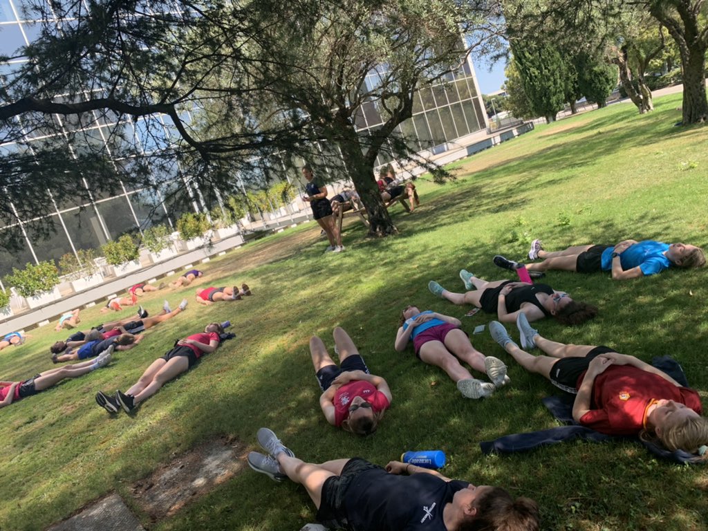 So last Monday I was graduating from my MSc in London and today physio for the @SCOAspiringG in Spain at the 8 nations! Good luck girls! 🏴󠁧󠁢󠁳󠁣󠁴󠁿