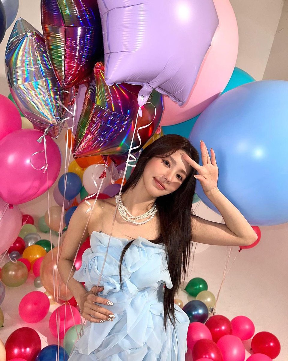 miyeonstagram's tweet photo. [220712] 📸 update

“🎉🎉🎉”

#MIYEON #GIDLE #미연 #ミヨン #여자아이들 @G_I_DLE https://t.co/AWbG3S6Ehw