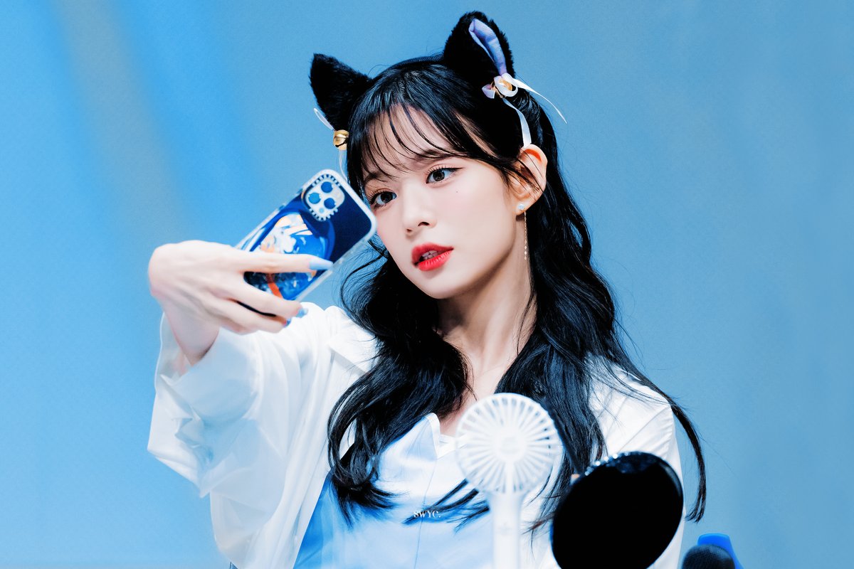 sw_chaeyoung's tweet photo. 220710 HQ

#프로미스나인  #이채영
#fromis_9 https://t.co/NgkDXgL2V1
