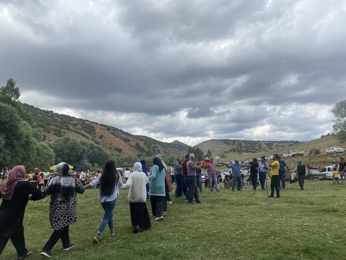 GemerekAk's tweet photo. Sızır Arpaözü Mahallemizde Düzenlenen Şenliğe Katılım Sağladık https://t.co/ntxFiDNMMy