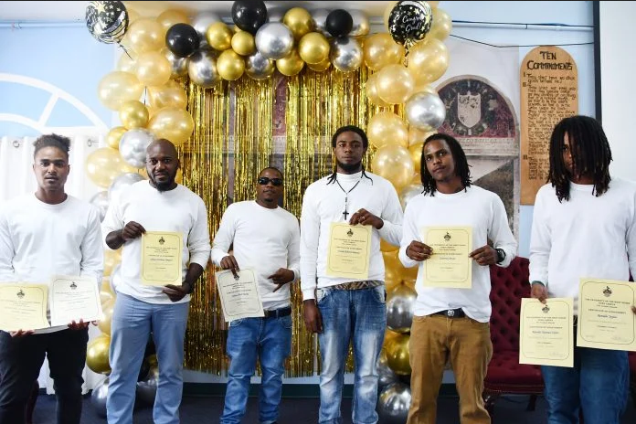 cayCompass's tweet photo. Thirty-seven inmates and nine prison officers are celebrating their graduation from an educational programme run by Her Majesty’s Cayman Islands Prison Service and the University of the West Indies Open Campus.

https://t.co/iFVtzdueBe

#caymancompass #caymanislands #education https://t.co/rr0pHVpr2v