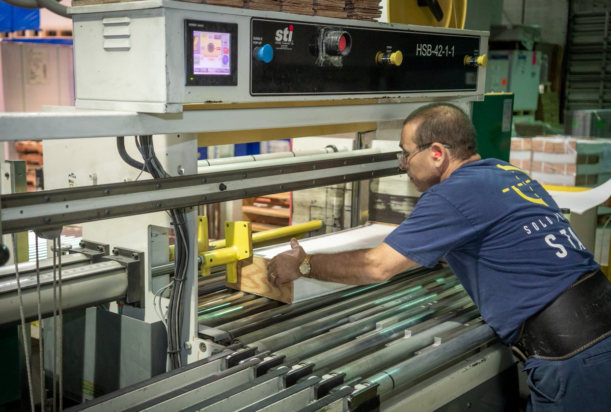 Happy Monday from Team Solo! 👏  We are wishing everyone a wonderful week ahead! Want to started on your next print project? Let us help! Request your quote today at soloprinting.com/request-a-quote