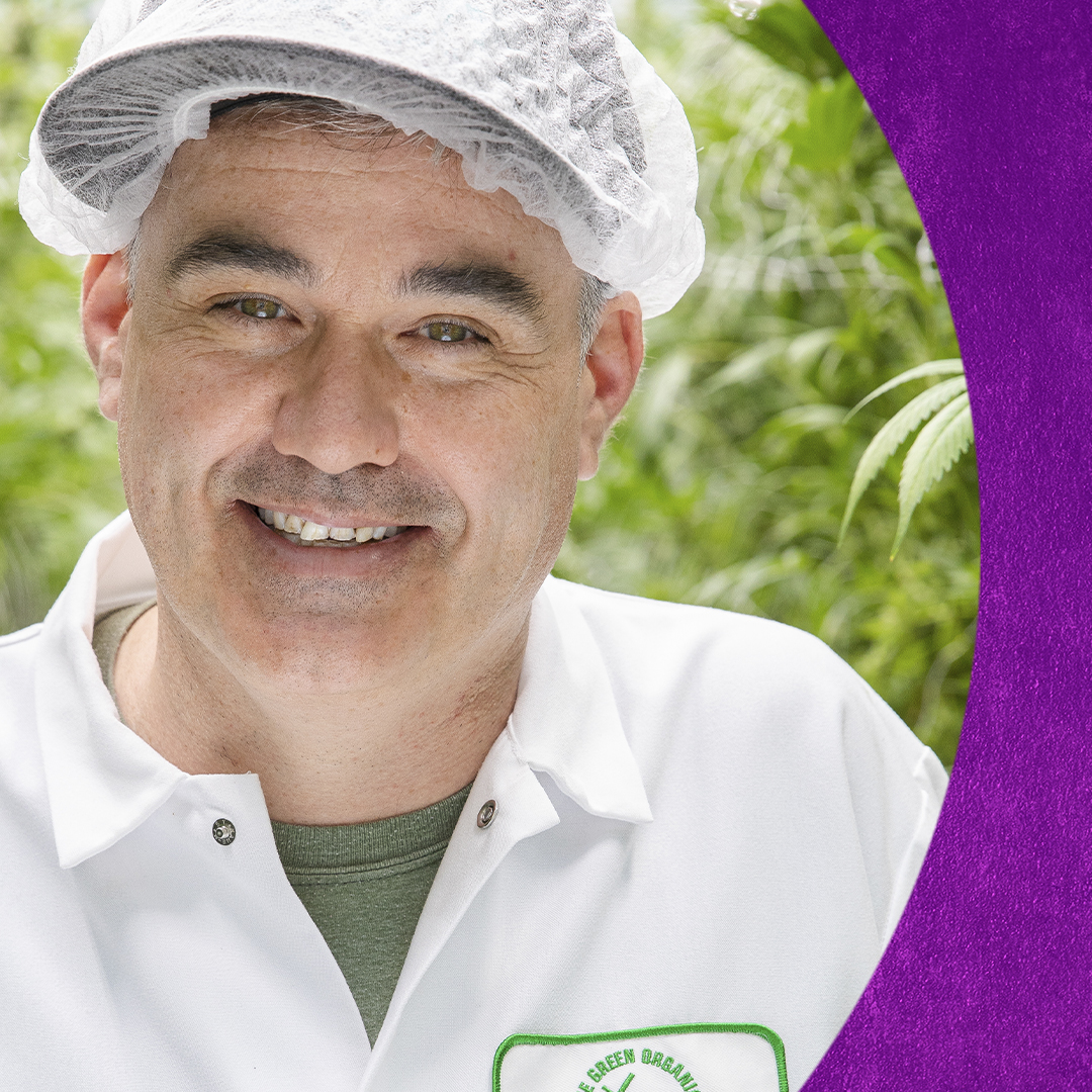 ONCannabisStore's tweet photo. At @GrnOrganicDutch, master grower Kris Leblanc has one goal: cultivate the highest quality, most potent bud using organic, earth-friendly processes. 🌱 He’s succeeding. Get the inside scoop on what Kris and TGOD do differently, and why it works: https://t.co/jiFUZwefT6