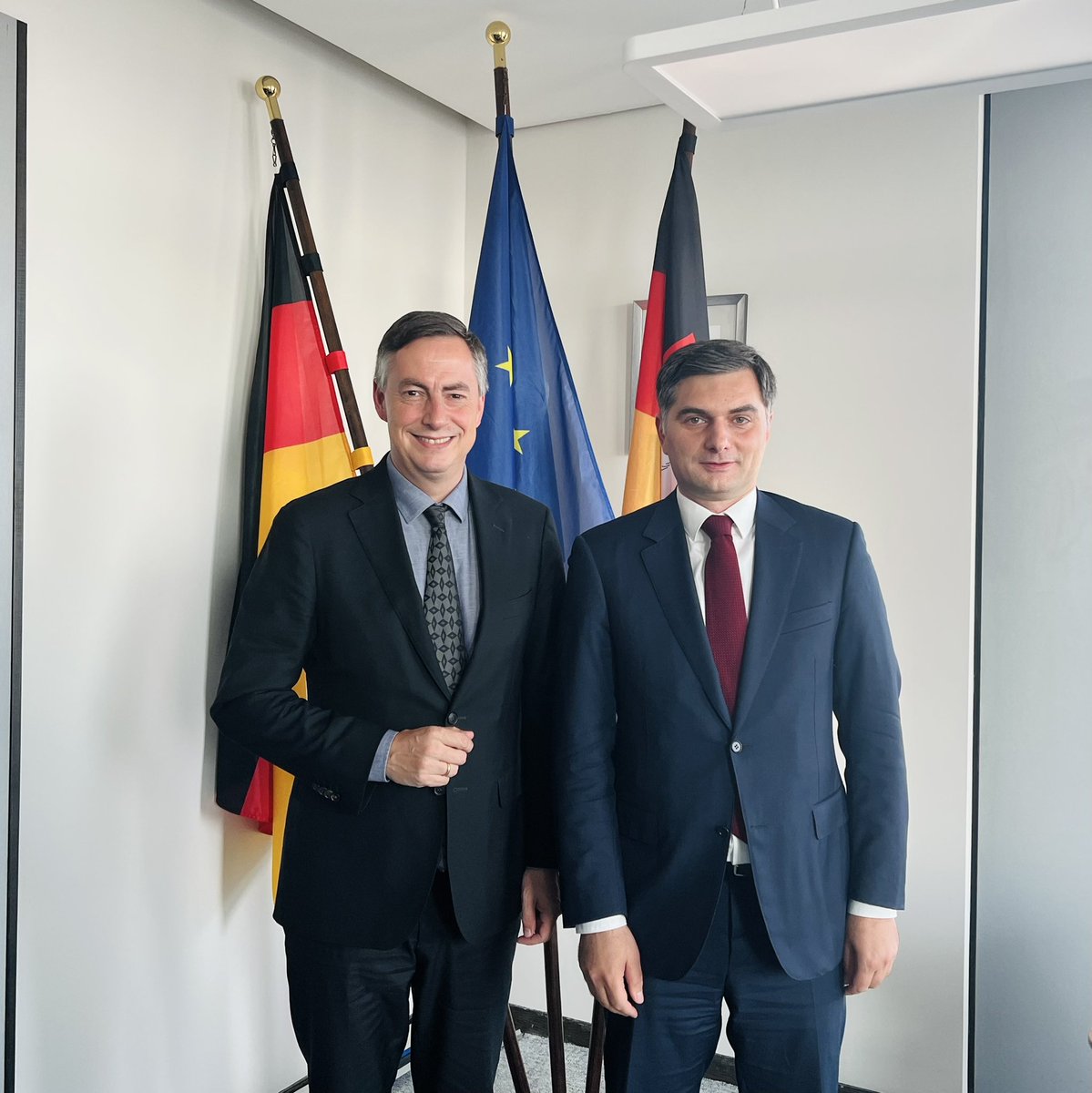 AmbVatoM's tweet photo. Good meeting & in-depth discussion w/ @EP_ForeignAff Chair @davidmcallister.
Talked about wide range of topics incl. upcoming AFET Mission to #Georgia;importance of granting 🇬🇪 #EuropeanPerspective; 🇬🇪's Strategy on #EU🇪🇺 membership candidacy;
ways to further deepen 🇬🇪🇪🇺PA ties. https://t.co/97vpakhVPj