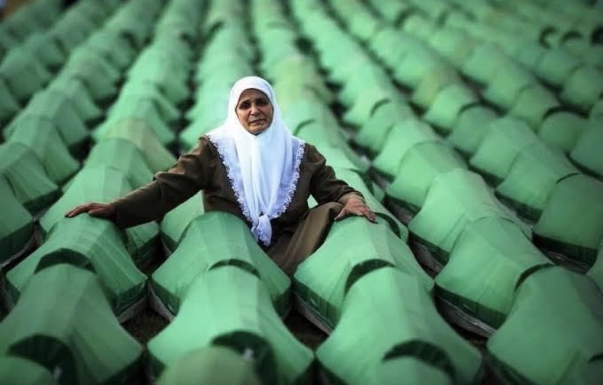 Kalbimizde dinmeyen acı #Srebrenitsa!

27 yıl önce hunharca katledilen masum kardeşlerimizi rahmetle anıyorum.
