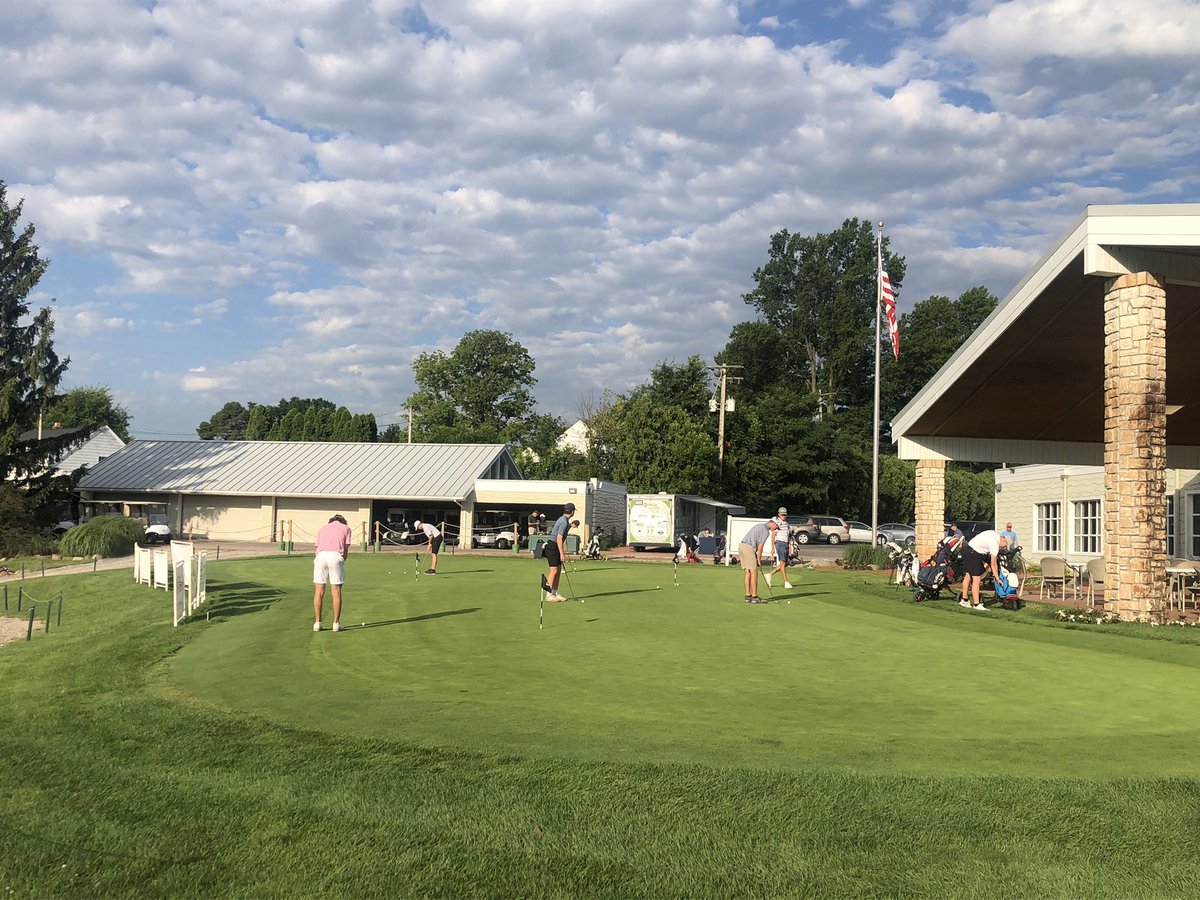 OhioStatePGM's tweet photo. Special thanks to @NOhioPGA staff for their hospitality while recruiting future #buckeyes at @GolfPineHills! There was a great turnout of 135 talented junior golfers on this beautiful day! #ProfessionalGolfManagement
#PGM https://t.co/amgBFGWveE