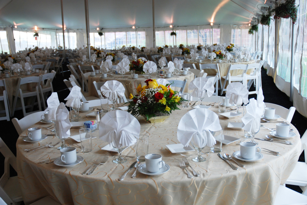 Party_Savvy's tweet photo. When hosting an event or party it's okay to go big! And that starts with creating memorable #tablescapes at which people can gather to dine and socialize. The foundation of which are your linens, which set the stage for your event design. #eventrentals https://t.co/Zzl5eTleJu