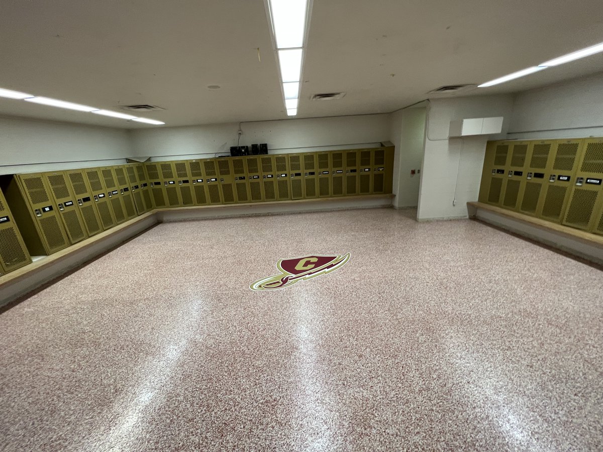 armourwrapsdfw's tweet image. @KellerCentralHS @CHSChargerFB @tasanet @OfficialTHSADA @THSCAcoaches #schoolbranding #customgraphics #lockerroomgraphics #facilitygraphics #txhsfb