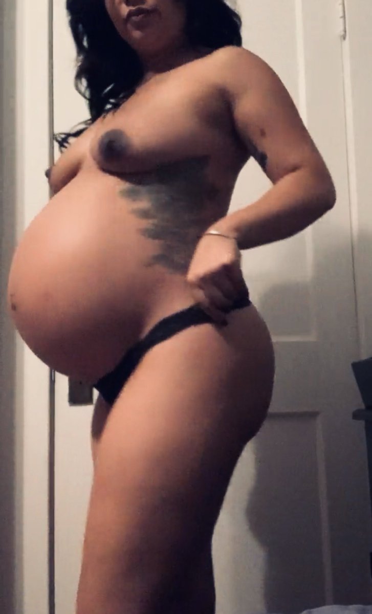 PrettyPreggo4's tweet photo. https://t.co/LtOp8jhmRQ 😈😈 https://t.co/z9yBHz3ulc