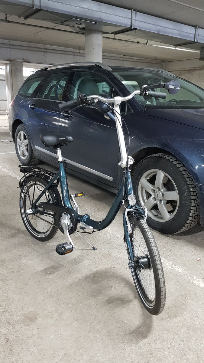 EricinHelsinki's tweet photo. #taittopyörä Käyttämätön TAITTORUNKOPYÖRÄ.  Rengas 20”, Shimanon 3-pykäläinen napavaihteisto, alumiinirunko, jalkajarru ja käsikäyttöinen etujarru, led-valot, napadynamo, sivupeili, lukko, huppu. Hintapyyntö 590,-€. Puh. 044 987 5652, sp: eric.hallstrom@hotmail.fi, Helsinki. https://t.co/A2PHmNZMqX