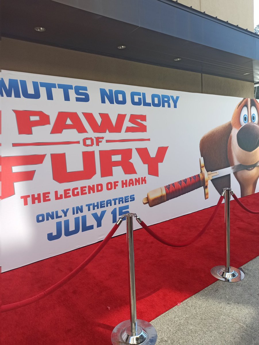 NoraIsabelCross's tweet photo. Ready for the red carpet of #PawsofFury #LosAngeles https://t.co/iXLtlL3JLX
