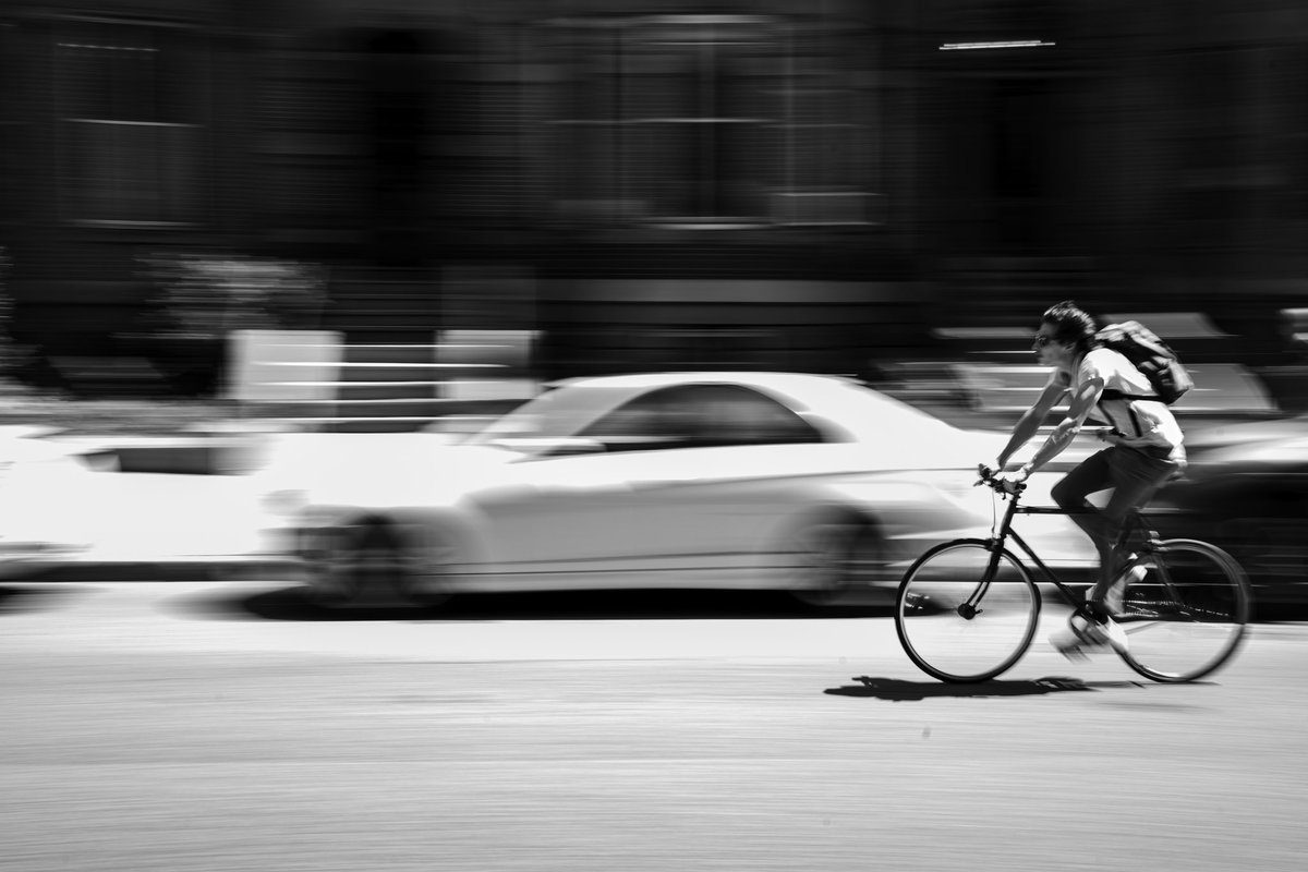 andrewrmyers1's tweet photo. Warp speed. Boston 2022
.
.
Copyright Andrew Myers

#streetphotography #street #streetshotsinternational #streetlife #raining #leica #leicacamera #leicaakademieusa #lfimagazine #phoblographer #framesmag #blackandwhite #blackandwhitephoto #blackandwhitephotography #bnw https://t.co/zn7pZrHvaG