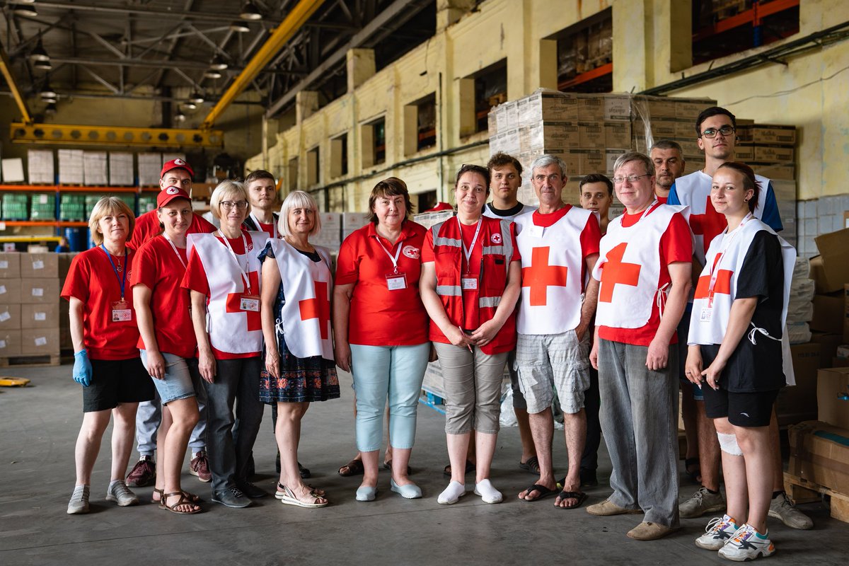 RedCrossKharkiv's tweet photo. This is just a small part of our large team that is working hard to deliver humanitarian aid to hundreds of residents. We appreciate each of our volunteers, their work is priceless.
#Ukraine #RedCross #Kharkiv https://t.co/Li9AtXdHqg