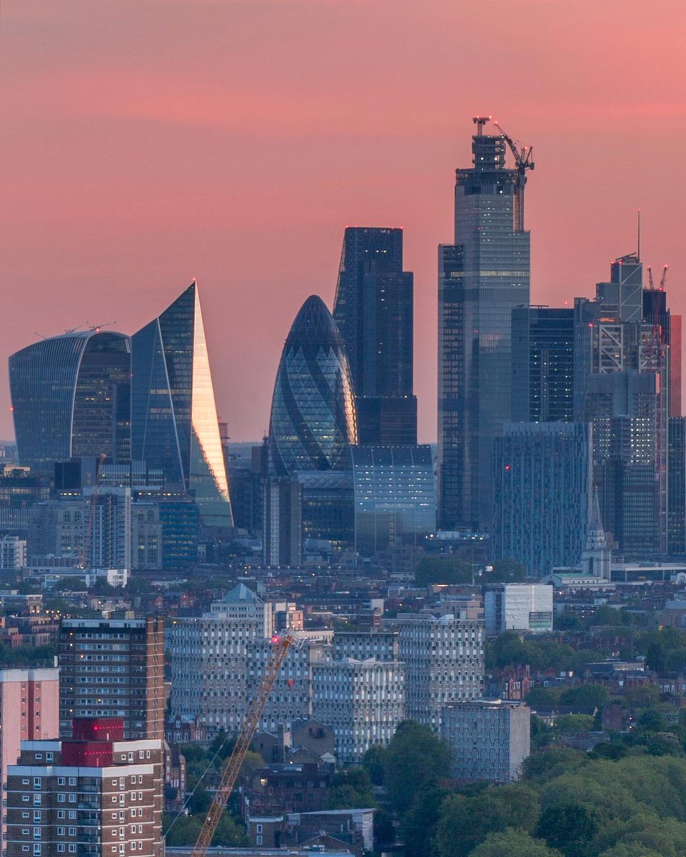 visitlondon's tweet photo. The dreamiest view around 🌇 #LetsDoLondon #VisitLondon [📸@rachfullerphotos] https://t.co/FBdmX2lKQC