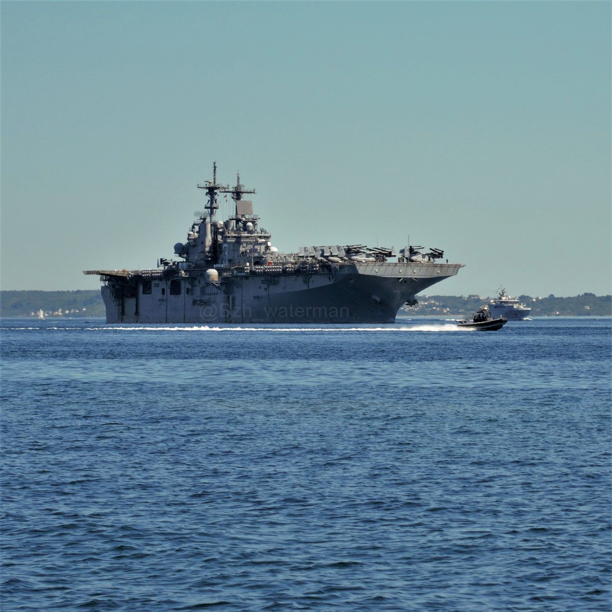 Bzh_Waterman's tweet photo. #departure #Brest #USSKarsarge #LHD3 #USNavy
#BSAM #RHONE #MarineNationale
#VCSM #AberWrach #GendarmerieMaritime
@CoteBrest @USNavy @WarshipCam @USNavyEurope https://t.co/InCA72Y7F7