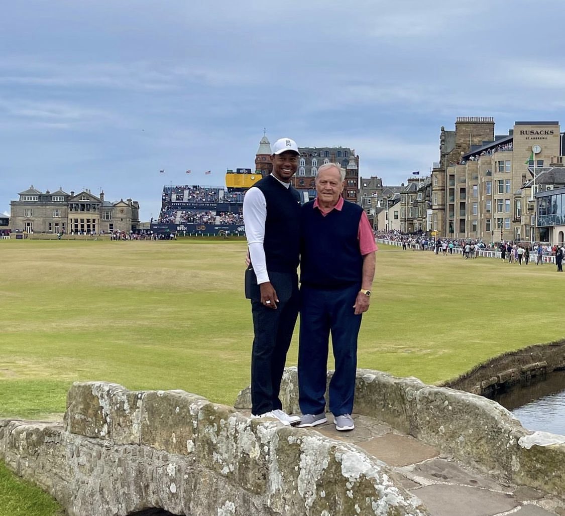 JonathanYarwood's tweet photo. Soak that in as you’ll never see it again. Two of the most influential people to have graced the game. Total game changers. Thank you both for what you’ve done for our sport. Total and utter respect. 🙌🏼🙌🏼🙏👌🏼 https://t.co/tUnQl8dqWB