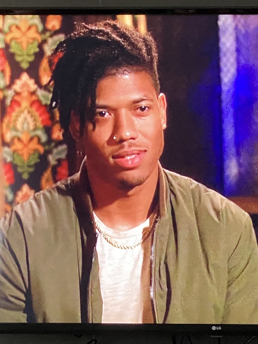 RoseUnnoticed's tweet photo. Spot the difference
#bachelorette #roseunnoticed https://t.co/aLegHR2a9N