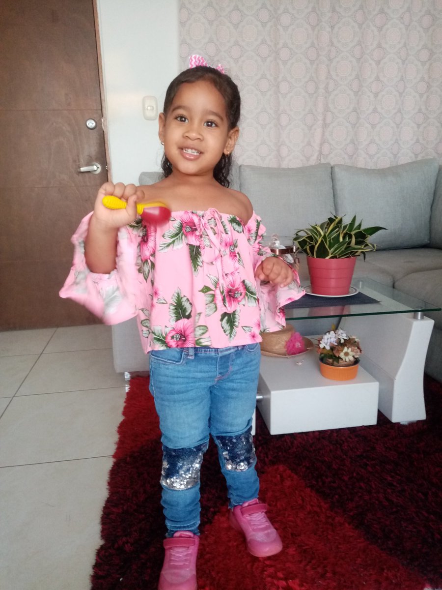 lilibethpuertap's tweet photo. Ella la princesa q alegra la casa 🏡
Te amo. 🤗 ❤️ https://t.co/NvMZ0bKmxm