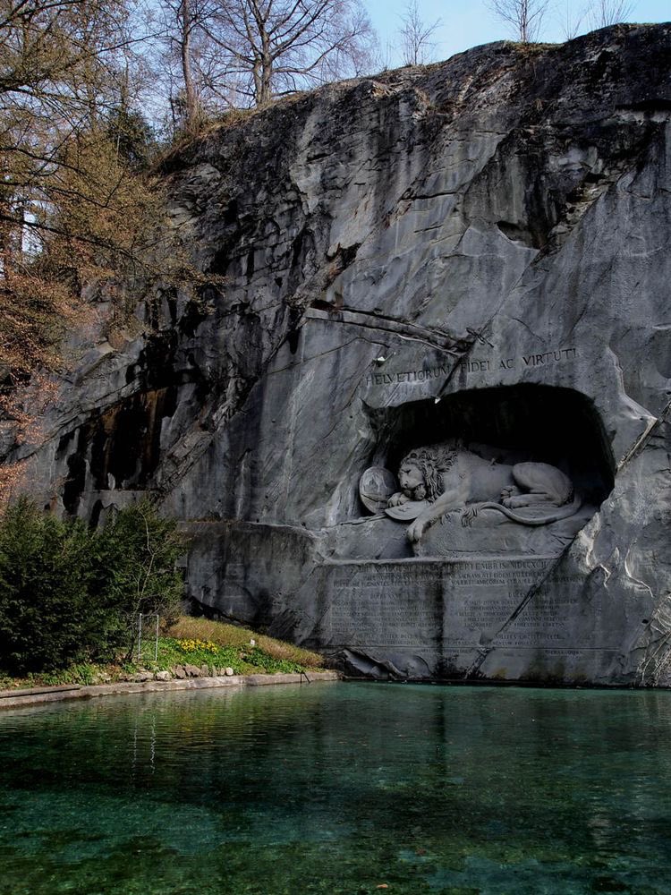AcademiaAesthe1's tweet photo. Lion Monument, Lucerne, Switzerland. https://t.co/i3dFgCikvT