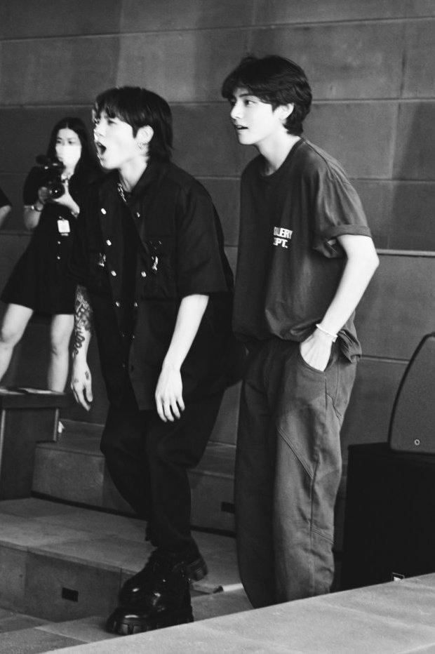 gukth's tweet photo. taekook 💜💜 https://t.co/vkRTrVHXDF