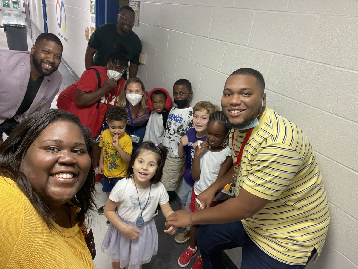 PtownElem's tweet photo. Special thank you to @AKAFerrell_EdD @nakiahardy @DPSExceptional @juliusmonk @leonardo_nc and the lovely divine 9 for joining us to make the first day back a success!!! @DurhamPublicSch #operation85 #flight4915 #ready https://t.co/ey5C70JLQp