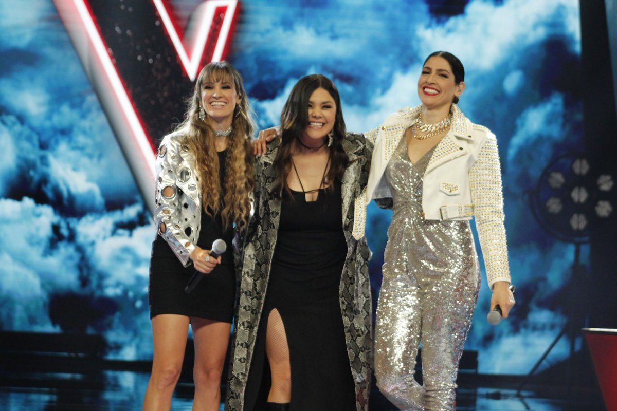 yuritaflowers's tweet photo. ¡ESTAS MORRAS ME
DAN VIDAAA, I love yall… ❤️❤️❤️💕💕🤗🤗 and mathilda too! @haashoficial  #YURIHAASH @LaVozTvAzteca https://t.co/CActUslC8o