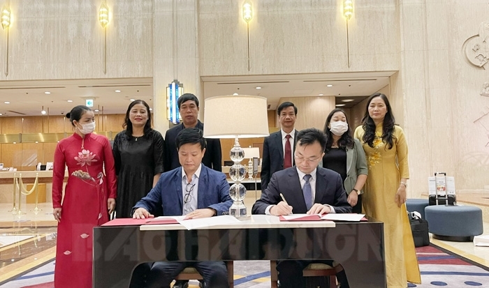 MnhTh89803048's tweet photo. #Ameii Vietnam JSC. has signed a five-year contract with its Japanese partner for annual supply of 500 tons of #lychees and 1,000 tons of #longans https://t.co/V4gepUg93n
#HaiDuong #Japan https://t.co/ZLjZqzhNhN