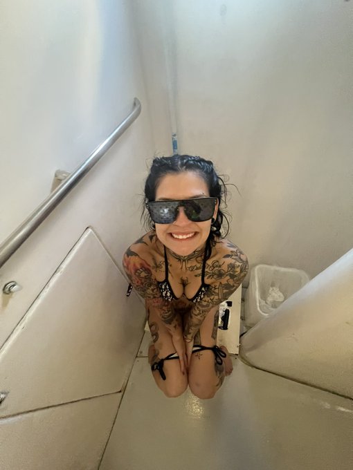 Watch hawkhatesyou's leaked NSFW photo on TwXstars