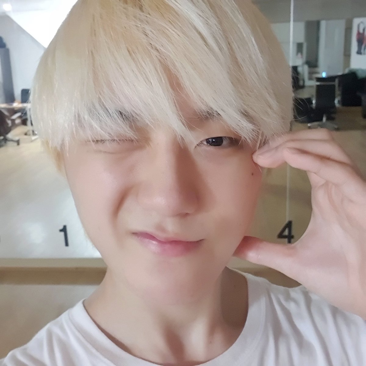 aplus_bigdipper's tweet photo. 오늘도 화이팅이야 곰이🐻😘
#BIGDIPPER #SIWOO https://t.co/gG1bgtMR8y