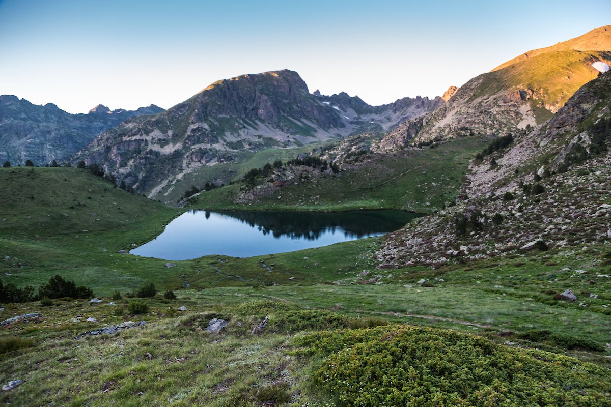 🌸🌸🌸🌸🌸🌸🌸🌸🌸🌸🌸🌸🌸🌸 BUENOS DÍAS DESDE ANDORRA 😉 Lago Siscaró 🇦🇩 🌸🌸🌸🌸🌸🌸🌸🌸🌸🌸🌸🌸🌸🌸