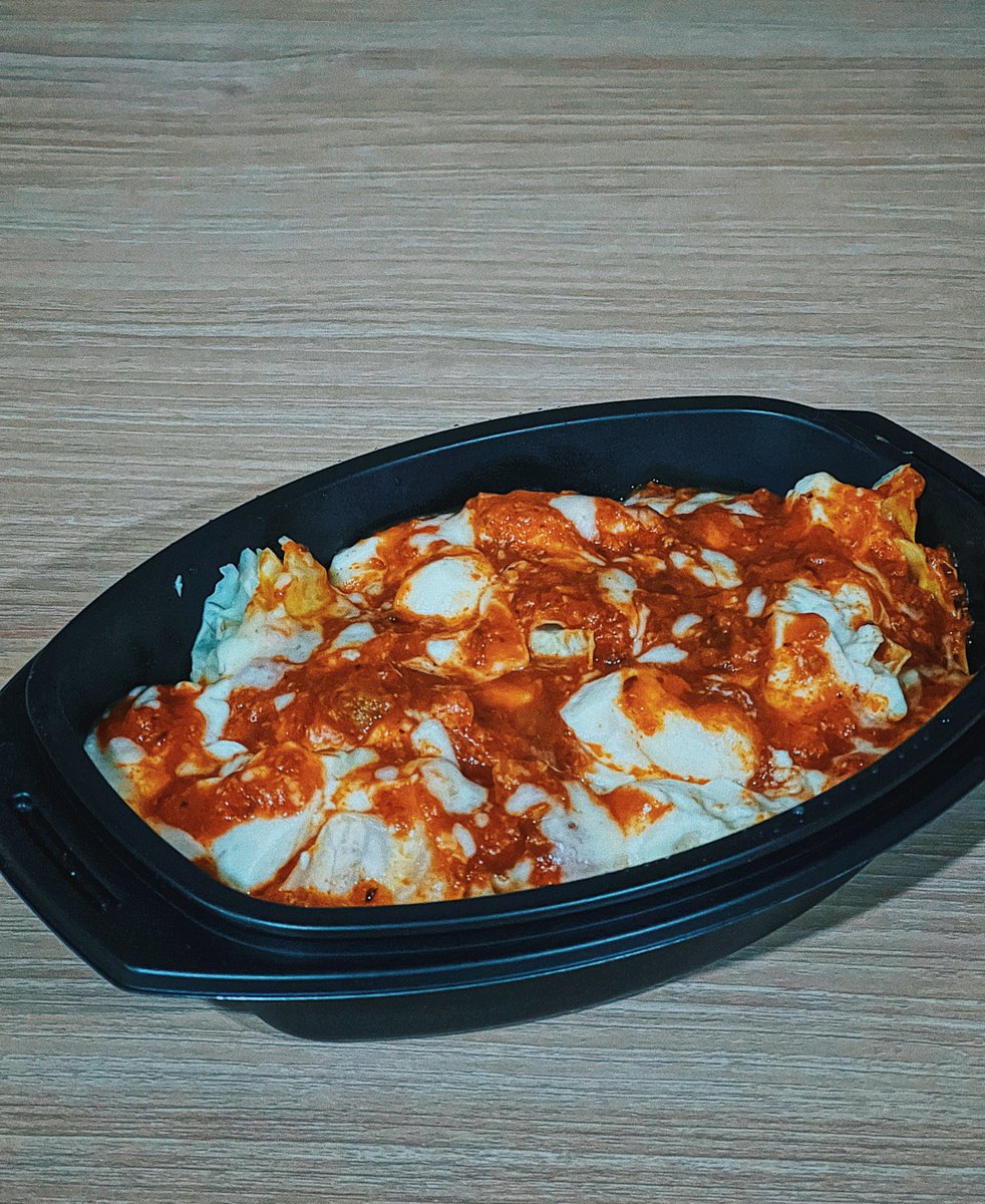 _travelkim's tweet photo. 풀무원 순두부 그라탕.. 
이럴 수가 너무 맛있다; 볼로네제 소스와 순두부가 이렇게 잘 어울릴 일인가? 심지어 재료 와르르 넣고 전자레인지에 돌리기만 하면 되서 회사든 집이든 간편하게 먹기도 너무 좋다. 양배추 대충 썰어 넣었더니 완전 든든하고 속 편하고.. 노력 대비 최고의 아웃풋.. https://t.co/LrBZMIHtAK