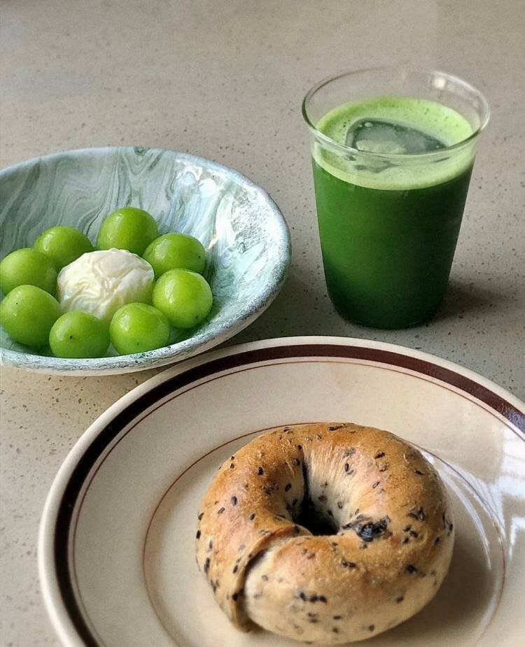 今日のお昼は質素ですね😊