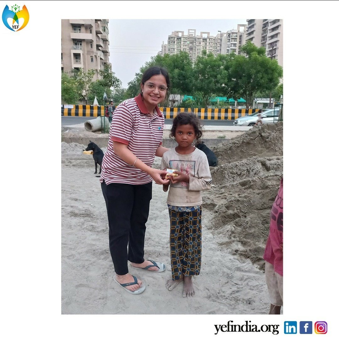 yefindia's tweet photo. " you live your life only once, so live it upto your dreams"

A yef volunteer Manika ahuja in Greater Noida served   20 people with food essentials. 

#yef#youthempowermentfoundation#community https://t.co/RcuOrsCr8j