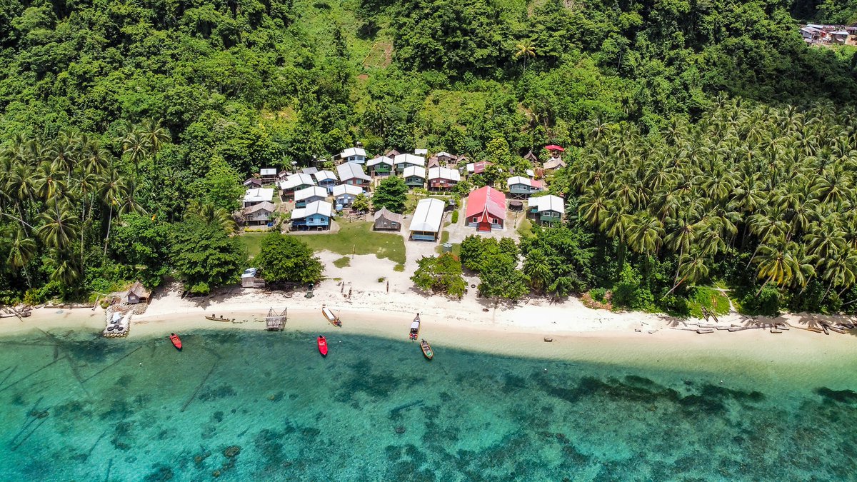 UNDP Solomon Islands (@undp_solomons) on Twitter photo Supported by <a href="/GEF_SGP/">Small Grants Programme</a>, Ecological Solutions 🇸🇧 works to improve the sustainable water supply to Tuzu village. By using #SolarEnergy & installing solar-powered pumps, they extract water from the ground to the holding tanks, & then supply it to the village: cutt.ly/XLLVfne Supported by <a href="/GEF_SGP/">Small Grants Programme</a>, Ecological Solutions 🇸🇧 works to improve the sustainable water supply to Tuzu village. By using #SolarEnergy & installing solar-powered pumps, they extract water from the ground to the holding tanks, & then supply it to the village: cutt.ly/XLLVfne