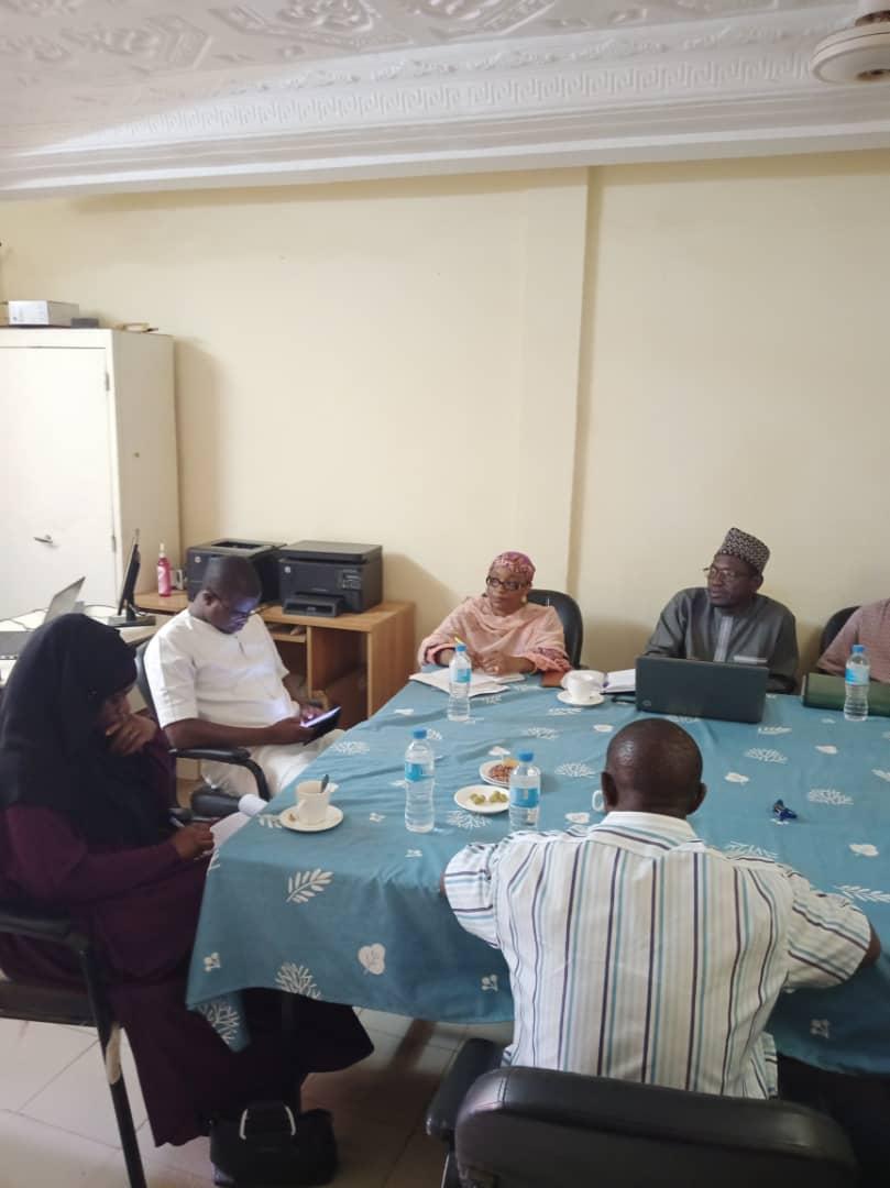 OngDev's tweet photo. dite association.
Cette réunion a pour objectif de :
  · mieux connaitre l’association ;
  · ces objectifs spécifiques ;
  · les projets réalisés dans le domaine de l'eau et l’assainissement.
A la fin de cette réunion, Monsieur Hamadou Boureima, a adressé un message https://t.co/VfdAhU3hGg