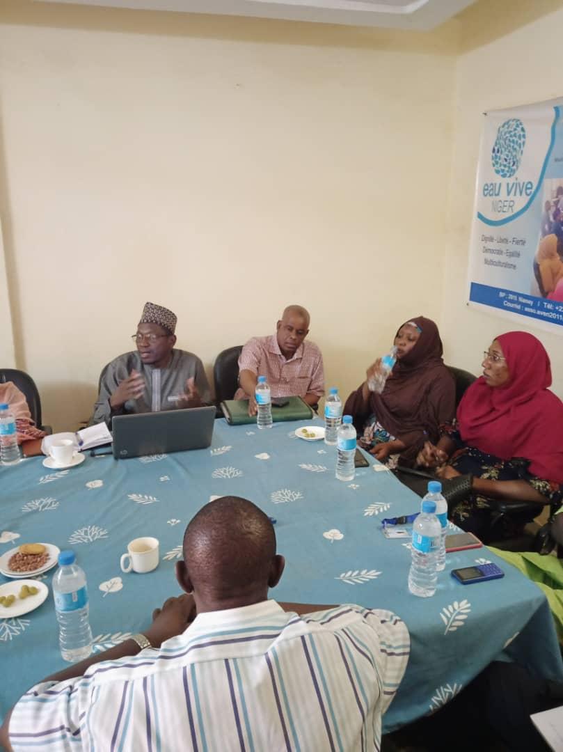 OngDev's tweet photo. de remerciement du fond du cœur à son hôte et l'a rassurée par la même occasion que l’association eau vive Niger est disposée à collaborer avec Oxfam Niger pour le bien être de la population nigérienne. https://t.co/XiDzWMmVug