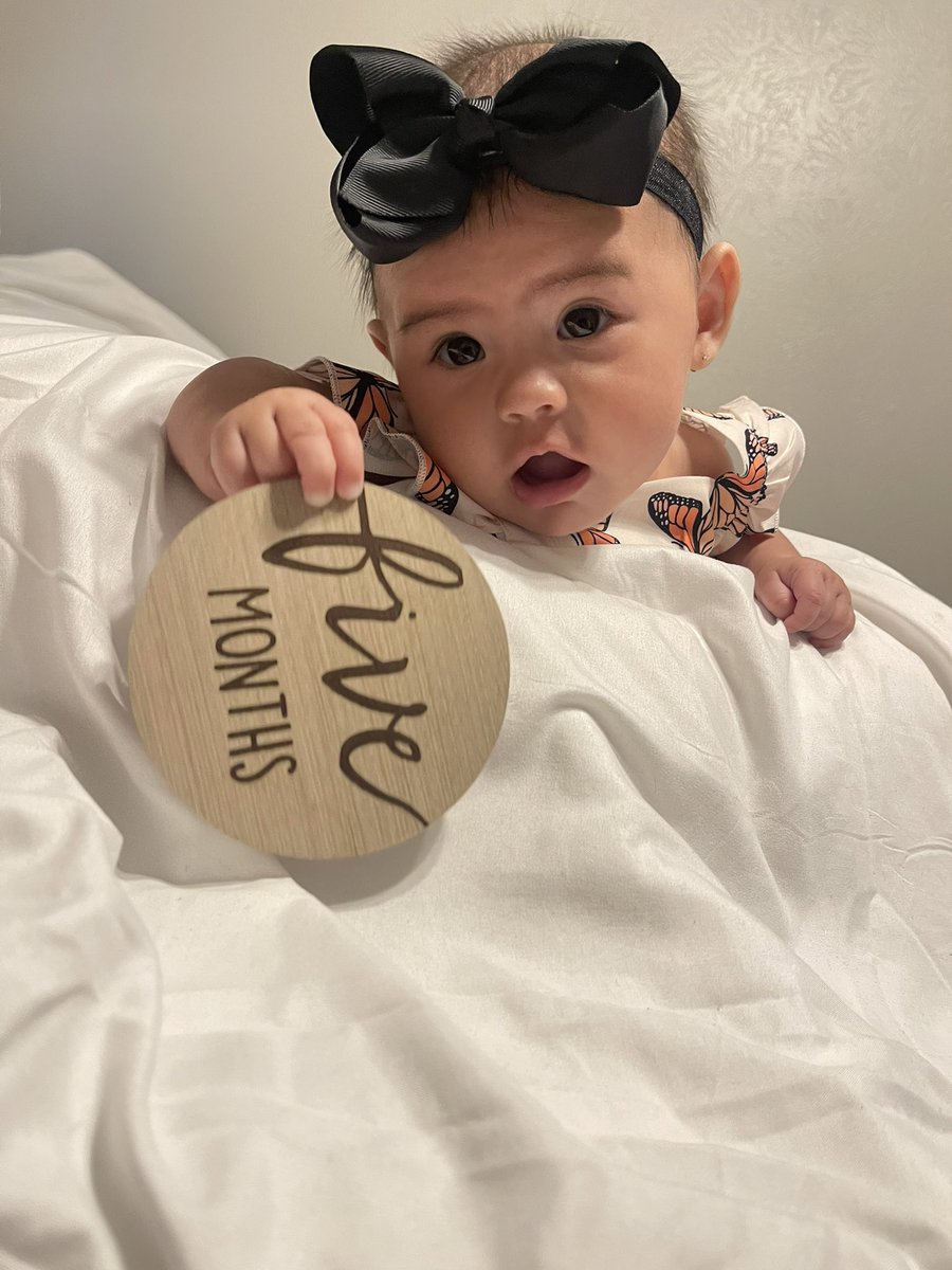 Giovannibadazz's tweet photo. Baby gurl 5 months today! She already know daddy got her 5life 💘🖤🤍 https://t.co/Mo636qDVKE