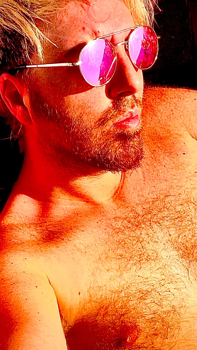 MrRobbieCatMan's tweet photo. It’s a #Home #Beach #Summer #Shades #Tan #Gay #Beard #CatMan #KindaDay xxx 💜☀️🧊🤴🏻😈🥤🍨😉😛👨🏼🐱🔮 https://t.co/gqkoJn0vuM