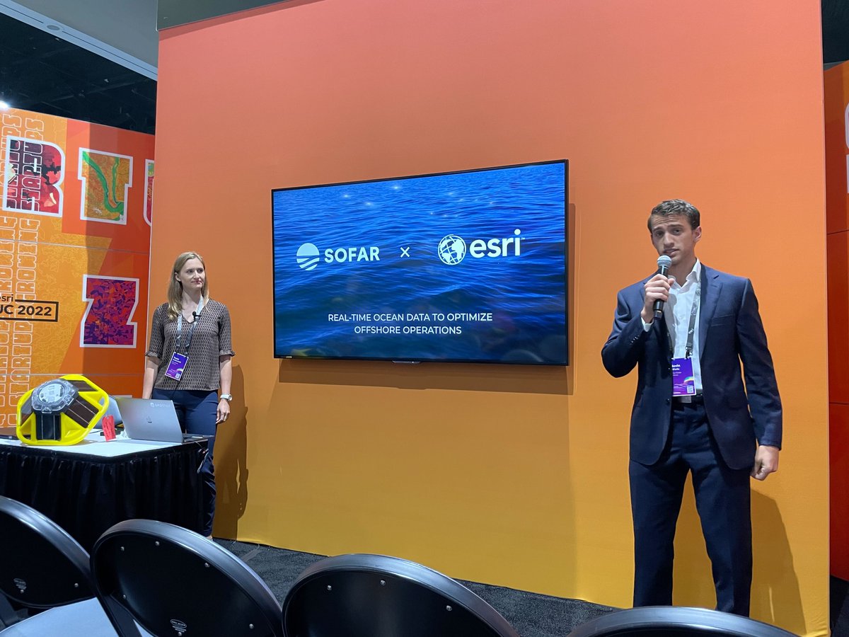 Sofarocean's tweet photo. Scenes from a great week at @EsriUC! Thank you to @EsriStartups for hosting a fantastic conference in San Diego and thank you to everyone who watched our demo and visited our booth (especially @Esri co-founder Jack Dangermond!).

#SofarOcean #EsriUC https://t.co/fiUGqjhamq