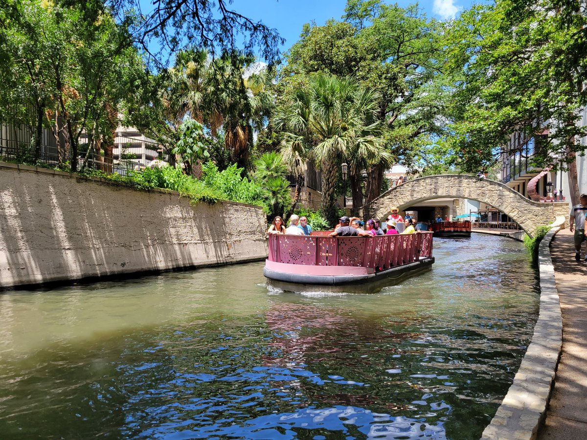RideRedSA's tweet photo. The River Walk is looking amazing today! Our most popular package is our hop-on, hop-off bus tour combined with a Go Rio Cruises river boat tour. It is a super fun way to see and learn about San Antonio!
https://t.co/kc8MOKaQ3Z
#RideRedSA #WeShowYouTheWorld #VisitSanAntonio https://t.co/fIWLChqhGb