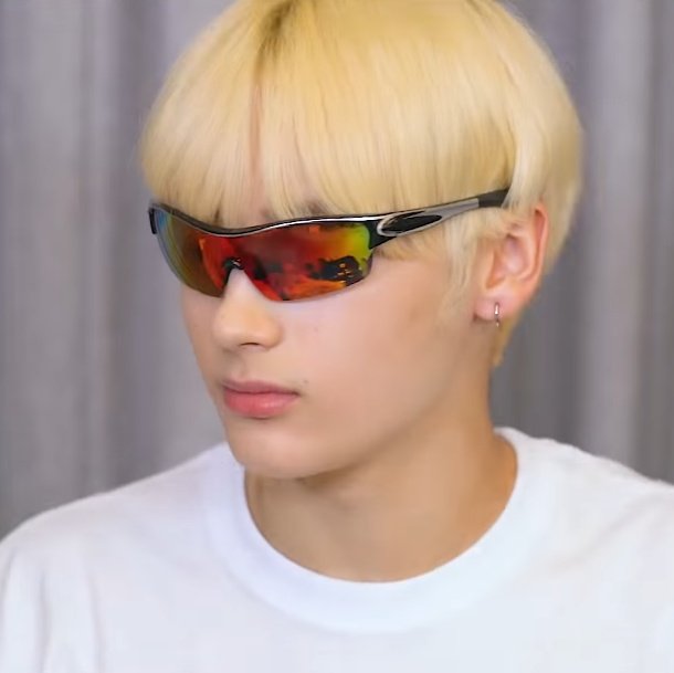 luobgyu's tweet photo. todas as vezes (ou quase todas as vezes) que o txt notou o Brasil - a thread https://t.co/ZgyL6HEsFH