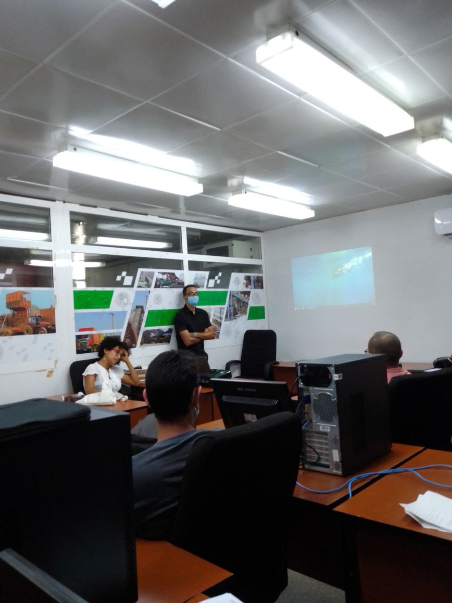 Predefensa de Dr. exitosa por parte del profesor Eduardo de <a href="/CujaeInf/">Inf_CUJAE</a> 
Un trabajo enmarcado en optimización de rutas
Sí se puede hacer ciencia con vista a la mejora del uso de recursos
<a href="/CujaeRedSocial/">Universidad Tecnológica de La Habana</a> <a href="/AleRoseteS/">Alejandro Rosete Suárez</a> @HumbeDiazCUJAE <a href="/nycepero91/">Nayma Cepero Pérez</a> <a href="/SandraVerona86/">Sandra</a>