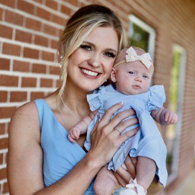 rachleighhunt's tweet photo. #NewProfilePic https://t.co/OSuoSmGJ5y