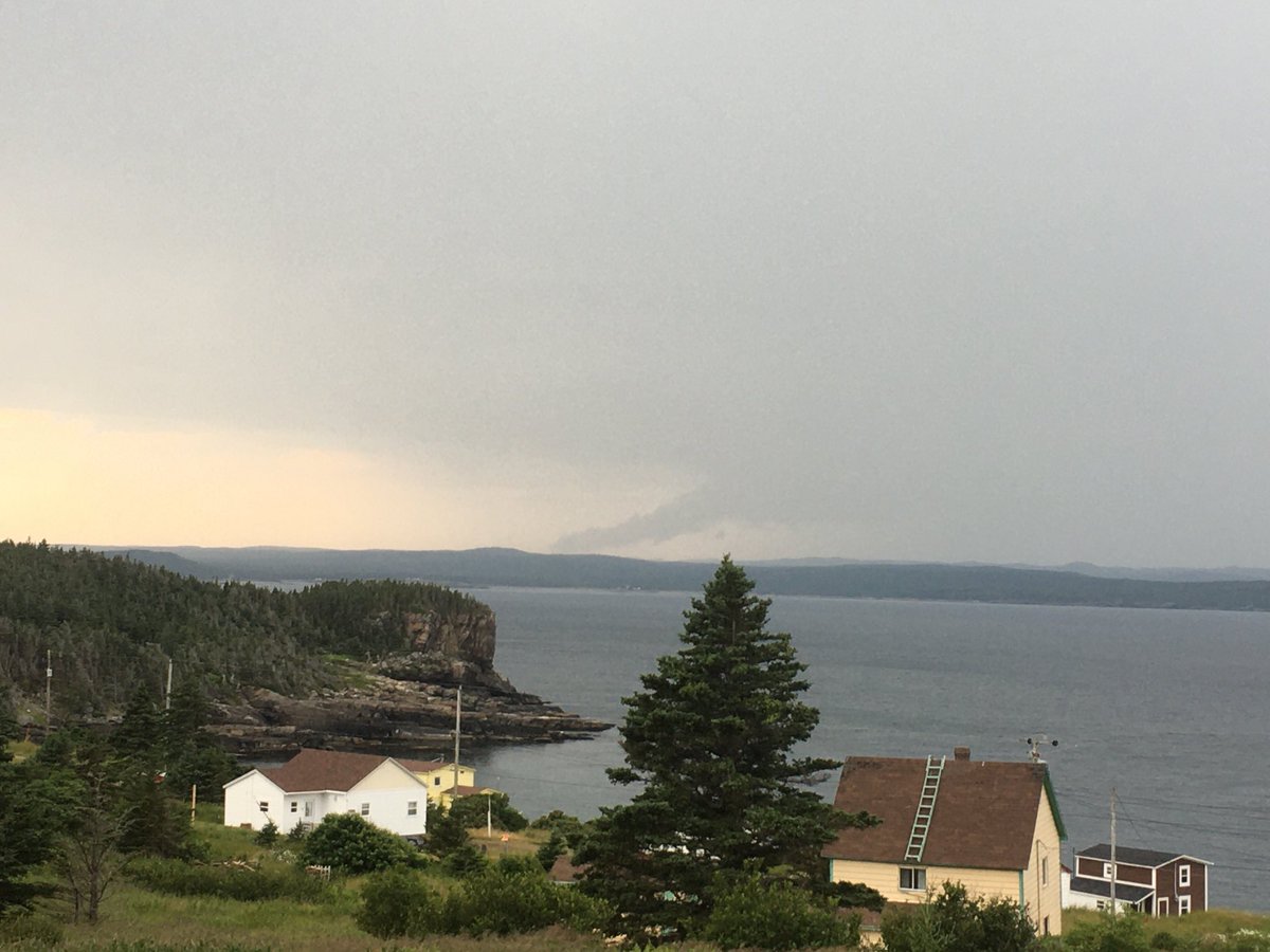 Interesting cloud that appeared before the second thunder and lightning storm this evening, taken from Upper Amherst Cove looking southwest ⁦<a href="/a_brauweiler/">Ashley Brauweiler</a>⁩