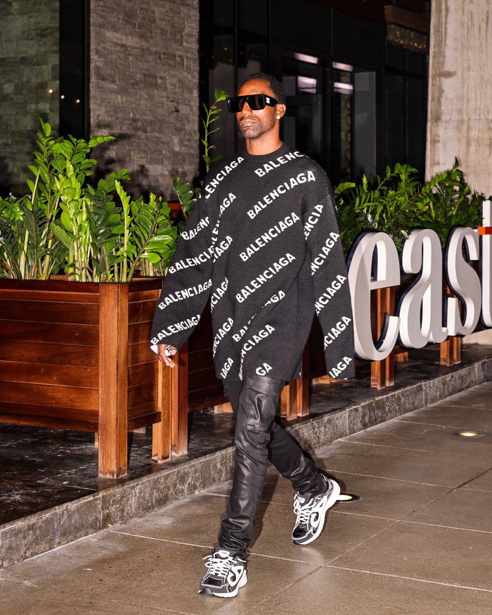 Fightgod_'s tweet photo. Balenciaga Papi Today #NewProfilePic https://t.co/H4UkhSKg1n